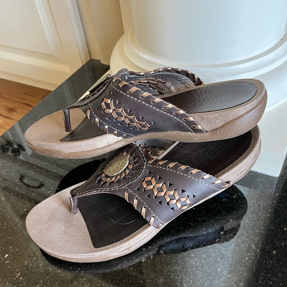 Array Sandals Brown Leather Braided Low Wedge Womens 8